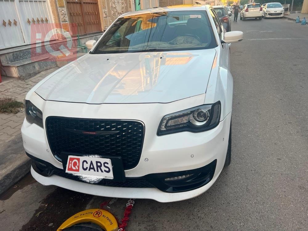 كرايسلر 300